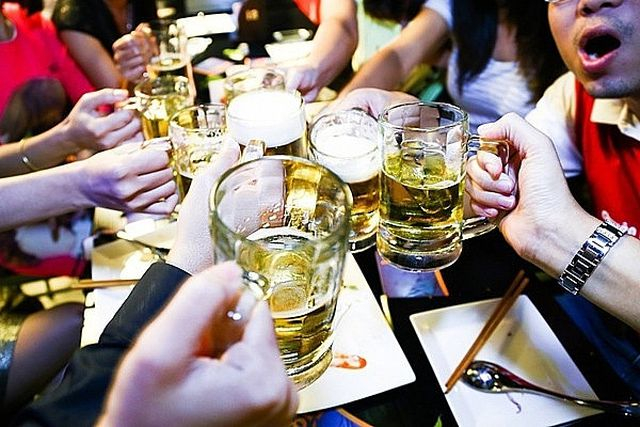 Các cuộc vui thâu đêm suốt sáng đã làm cho gan chúng ta quá tải